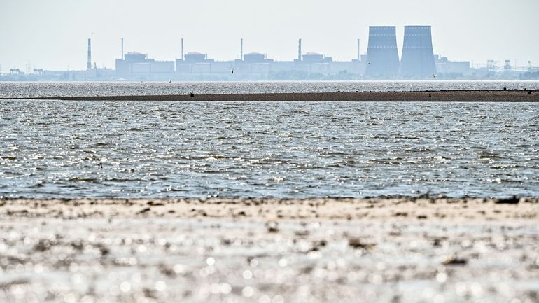 La centrale nucléaire de Zaporijjia déconnectée depuis une semaine, Zelensky inquiet