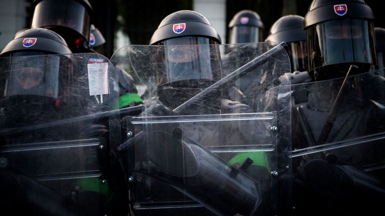 Coronavirus en Slovaquie : la police utilise des gaz lacrymogènes contre des protestants aux mesures sanitaires