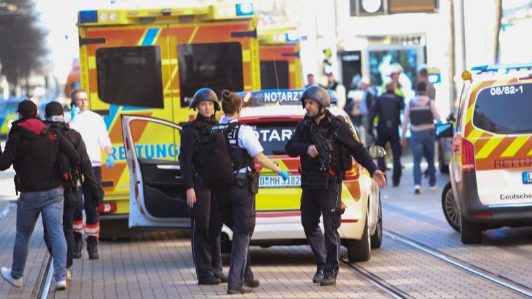Une voiture fonce dans la foule en Allemagne : deux morts, des indices 