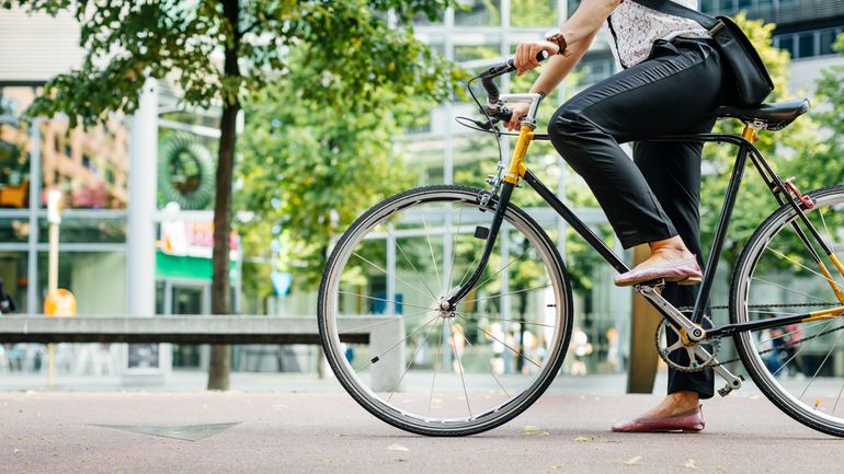 Mobilité : le budget destiné à la baisse de TVA sur les vélos sera réaffecté au trajet à vélo domicile-travail