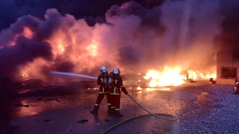 Incendies en Europe : 1200 pompiers toujours à pied d'oeuvre pour éteindre l'incendie dans le Var