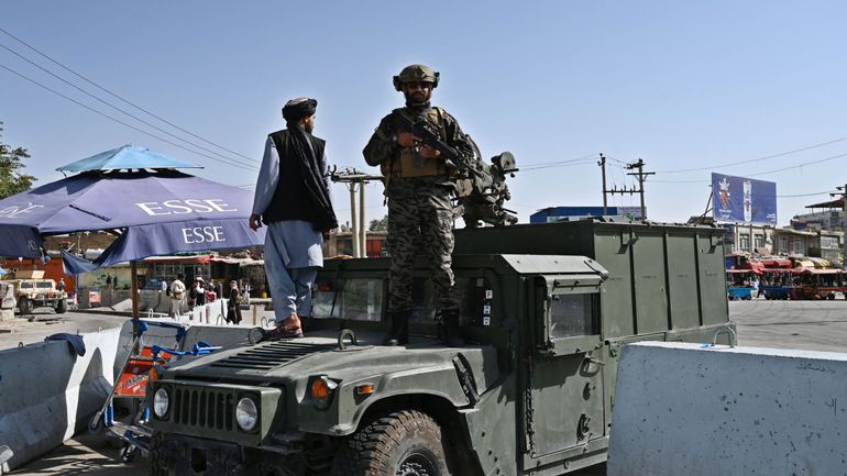 Talibans en Afghanistan : la France discute avec les talibans et le Qatar à propos des évacuations