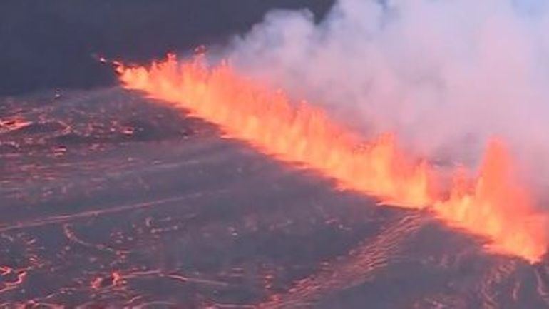 Islande : les images impressionnantes d'un volcan en éruption pour la neuvième fois depuis fin 2023