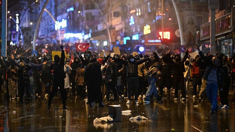 Turquie : nouvelle nuit de mobilisation en soutien au maire d'Istanbul