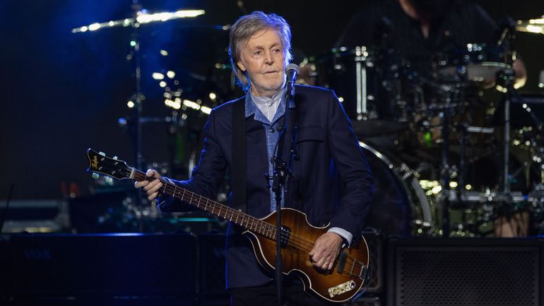 Paul McCartney interprète un tube des Beatles absent des scènes depuis 1990