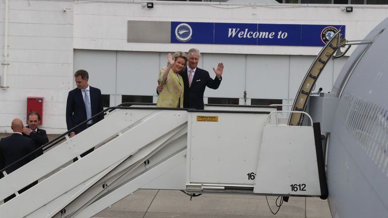 Visite royale en RDC : le roi Philippe et la reine Mathilde accueillis avec les honneurs à Kinshasa