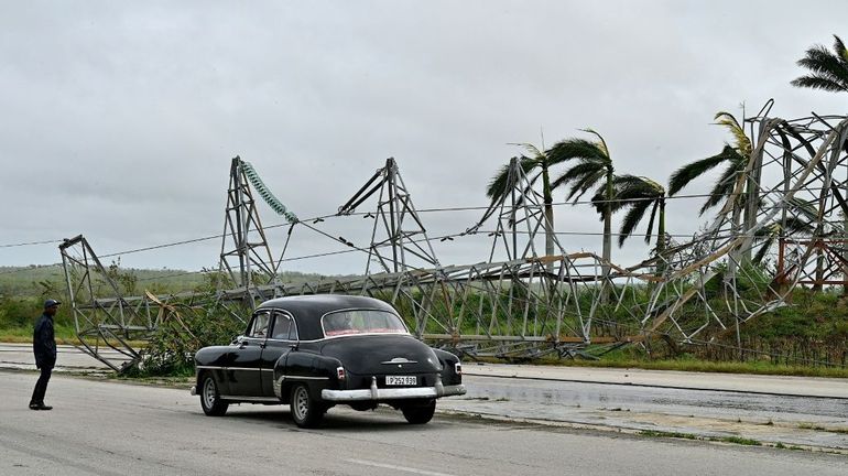 Cuba : l'île toujours sans électricité, évalue les dégâts causés par l'ouragan Rafael