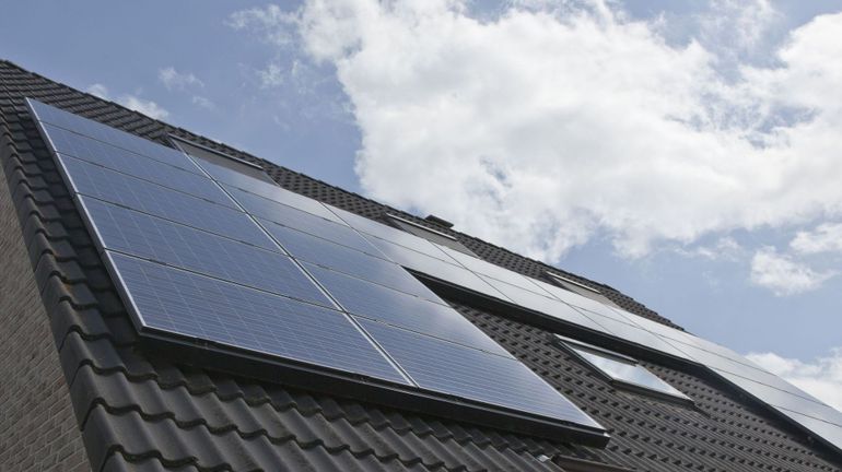 Panneaux photovoltaïques : de plus en plus de Belges veulent du soleil dans leurs futures factures
