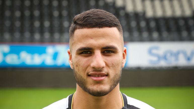 Déjà un sixième renfort : le milieu de terrain algérien Yacine Titraoui signe à Charleroi