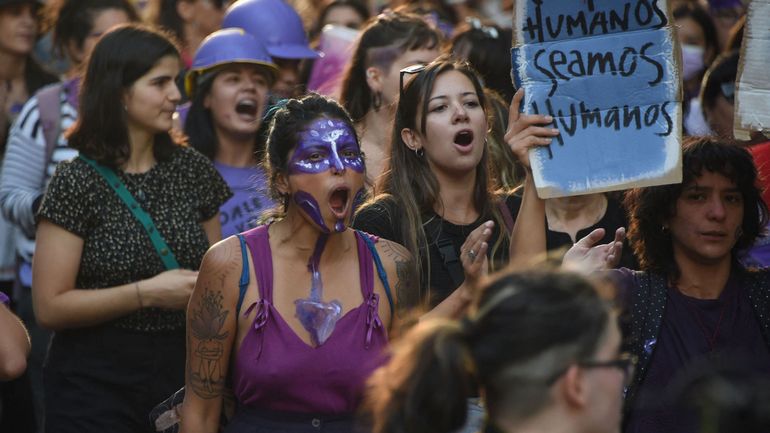 Uruguay : des milliers de femmes dans la rue contre la 