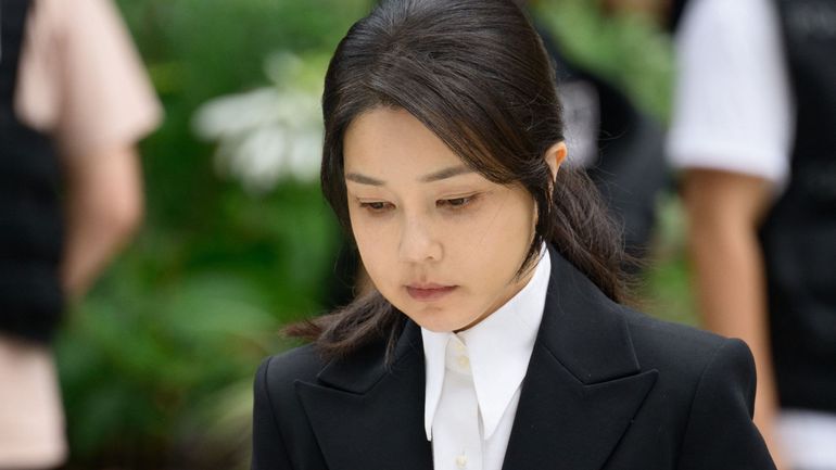 Corée du Sud : le parquet demande un mandat d'arrêt contre l'ex-première dame Kim, épouse du président destitué Yoon