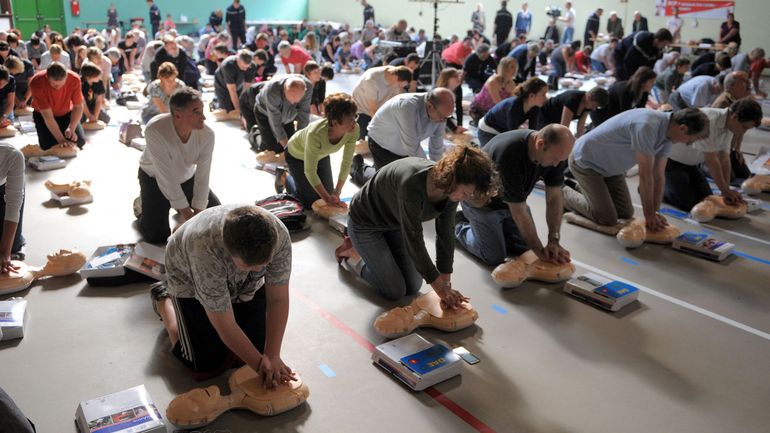 Arrêt cardiaque : et si vous deveniez sauveur ou sauveuse de coeur ?