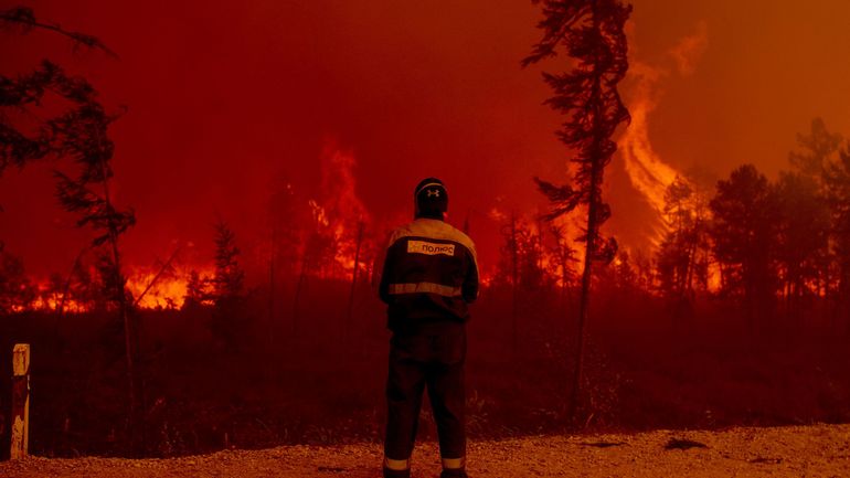 Vladimir Poutine ordonne de redoubler d'efforts pour maîtriser les incendies en Sibérie