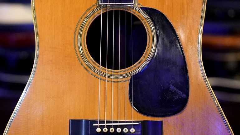 Une guitare d'Eric Clapton vendue plus de 600.000 dollars aux enchères