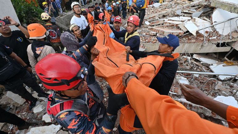 Séisme en Indonésie : le bilan monte à 252 morts