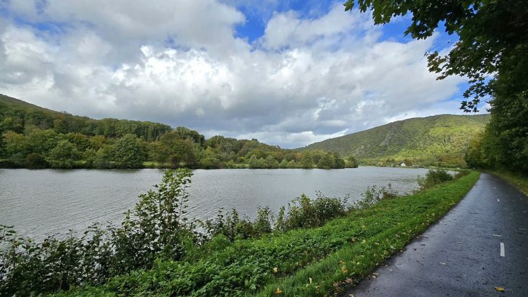 Météo en Belgique : journée partagée entre nuages, éclaircies et faibles averses