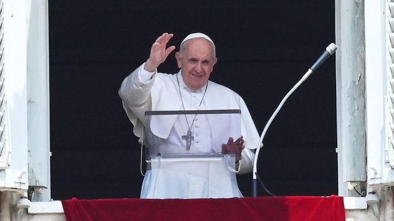 Les examens hospitaliers du pape François ne révèlent pas d'anomalie