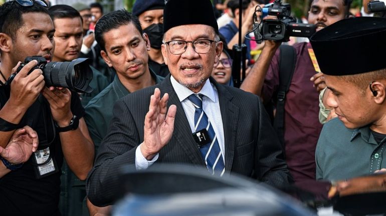 Malaisie : le réformiste Anwar Ibrahim nommé Premier ministre
