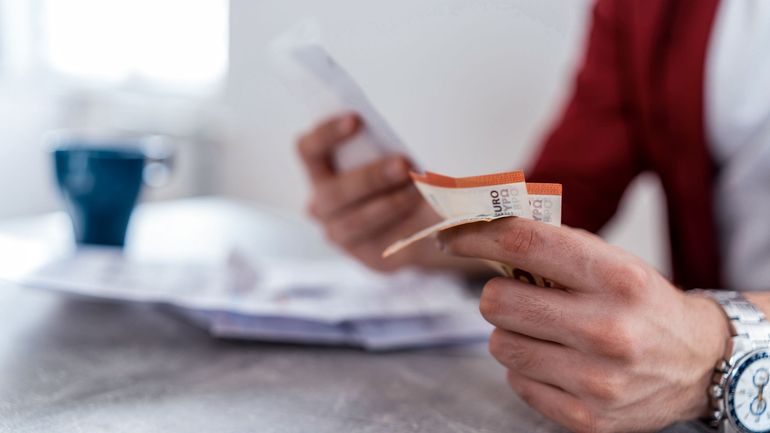En Belgique, les salaires réels sont en dessous de leur niveau de 2019, selon l'OCDE