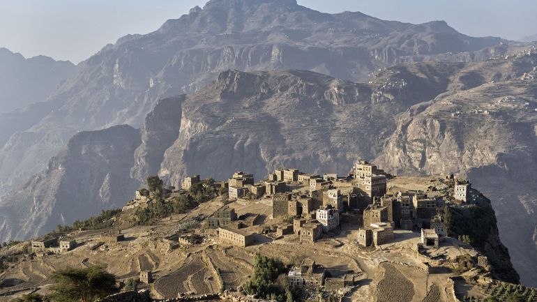 Les Etats-Unis et le Royaume-Uni bombardent des dizaines de cibles Houthis au Yémen