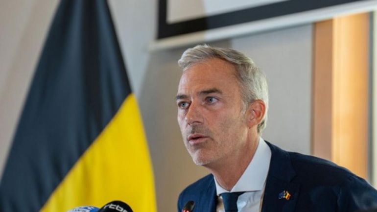 La table ronde rétrécit : Les Engagés n'iront pas non plus à la réunion organisée par De Gucht