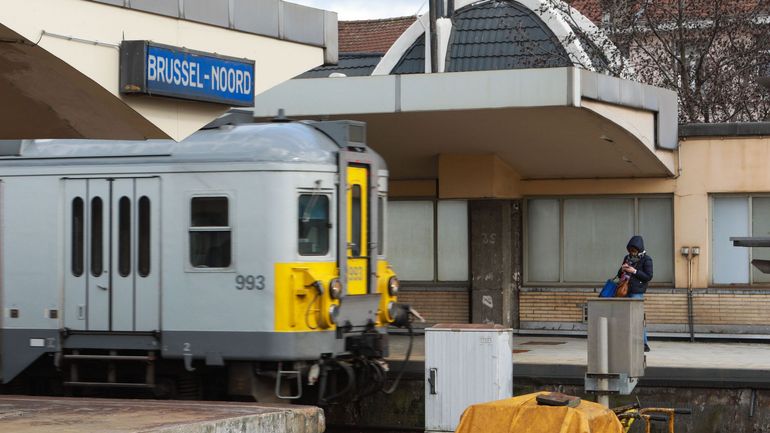 Une personne heurtée par un train à Bruxelles: la circulation des trains reprend