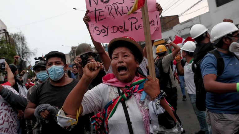 Pérou : évacuation de touristes du Machu Picchu, tensions à Lima