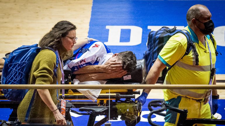 Stijn Steels victime d'une lourde chute aux Six Jours de Gand : contusion pulmonaire, vertèbres et côtes cassées, mais pas d’opération