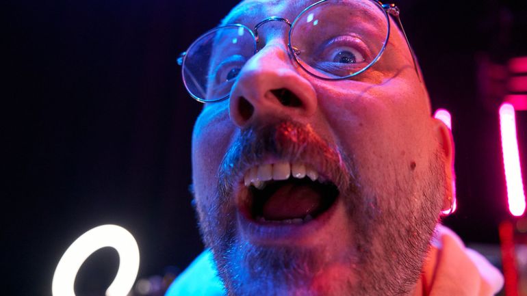 Crise d'angoisse en live, stream en slip ou direct lancé sans le savoir : les secrets inavouables de la vie d'un streameur