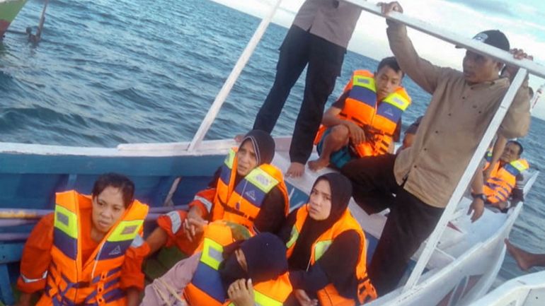Une vingtaine de disparus après le naufrage d'un ferry en Indonésie