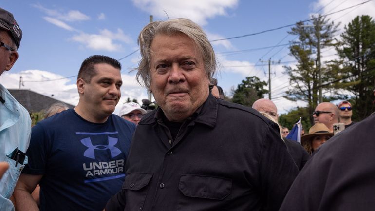 Présidentielle américaine : libéré de prison, l'ex-conseiller de Donald Trump Steve Bannon revient en soutien au candidat républicain