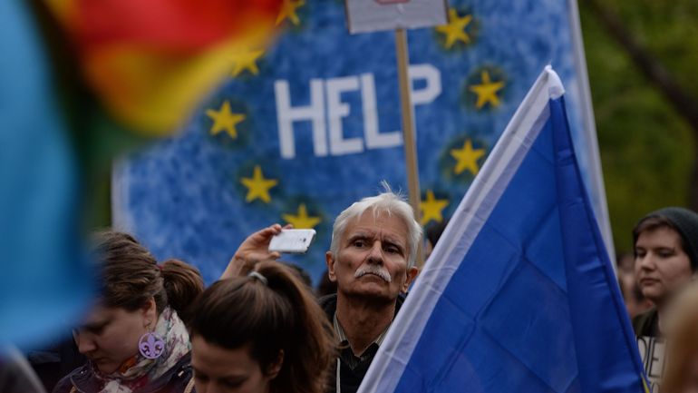 La Commission européenne menace la Hongrie de geler 7,5 milliards d'euros de subventions pour non-respect de l'État de droit