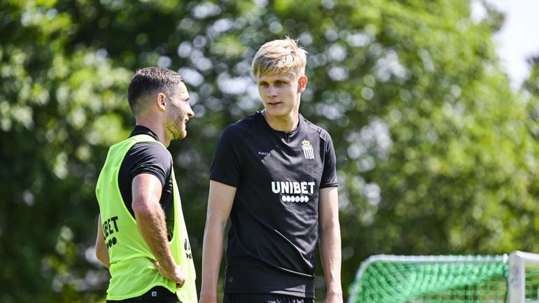 Formé au club, Martin Wasinski quitte Charleroi et rejoint Schalke en deuxième division allemande