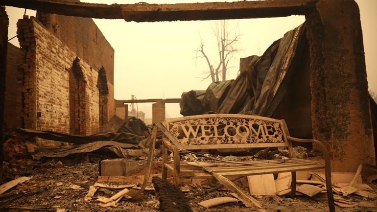 Incendies en Californie: plus de 550 maisons détruites par les flammes du Dixie Fire