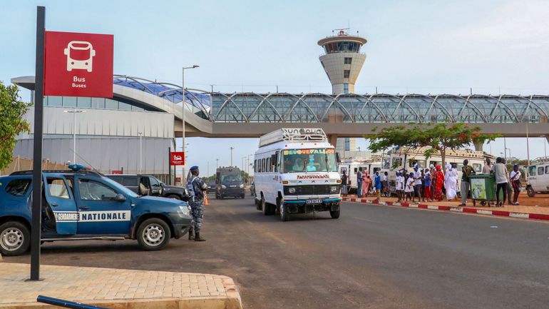 Sénégal : Onze personnes blessées dans un incident d'avion qui est sorti de la piste lors de son décollage