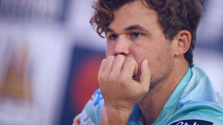 Magnus Carlsen disqualifié au championnat du monde d'échecs rapide... pour avoir porté un jean