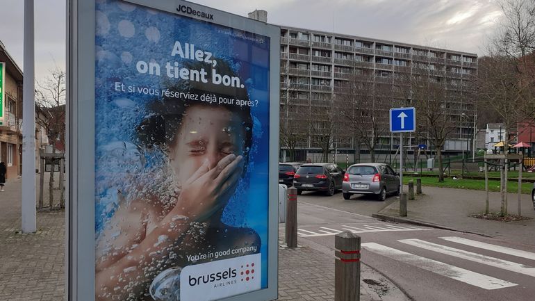Une pub de Brussels Airlines avec un enfant la tête sous l'eau choque dans les régions sinistrées
