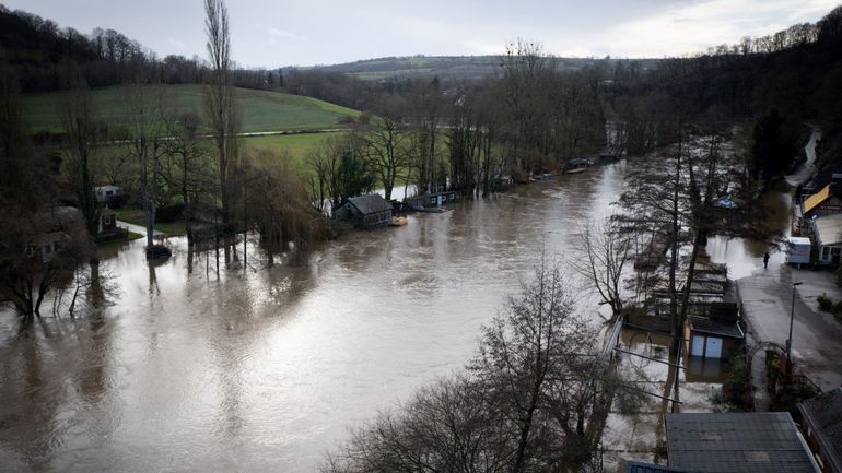 Inondations en France : la vigilance rouge de mise jusqu'à mercredi pour l'Ille-et-Vilaine, le Morbihan et la Loire-Atlantique