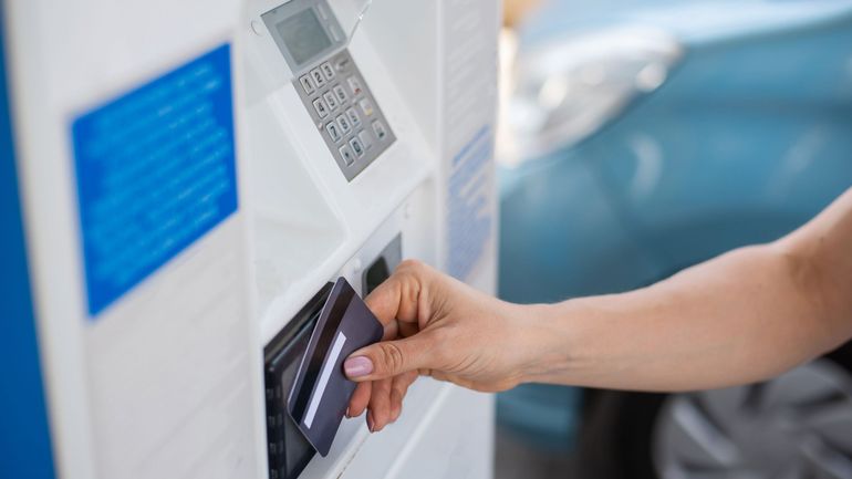 Faire le plein d'essence coûtera plus cher dès ce vendredi
