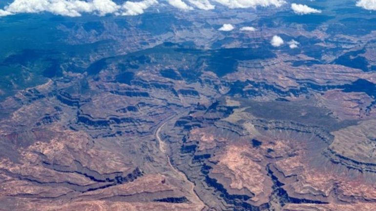 Des centaines de touristes évacués du Grand Canyon à cause d'un vaste incendie