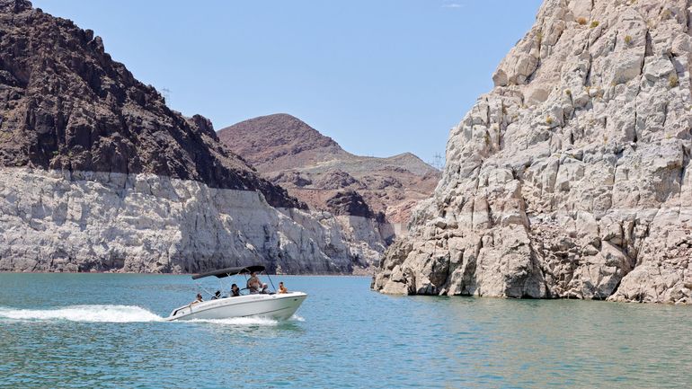 Sécheresse aux USA : la baisse de niveau du lac Mead, près de Las Vegas, met au jour une 4e série de restes humains