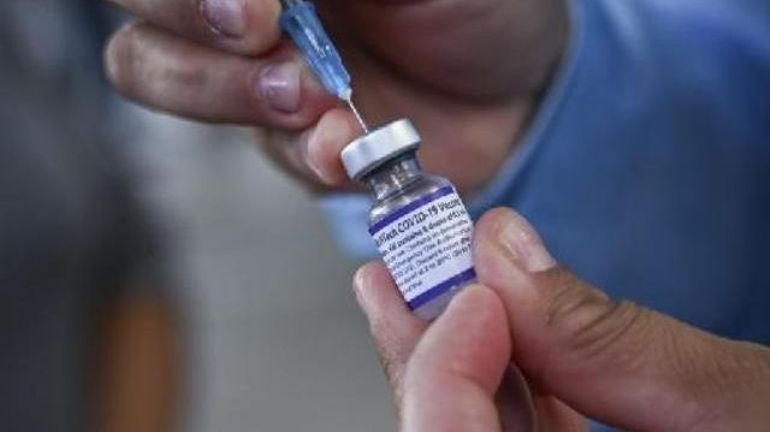 Les personnes à immunité réduite recevront une invitation pour une dose supplémentaire