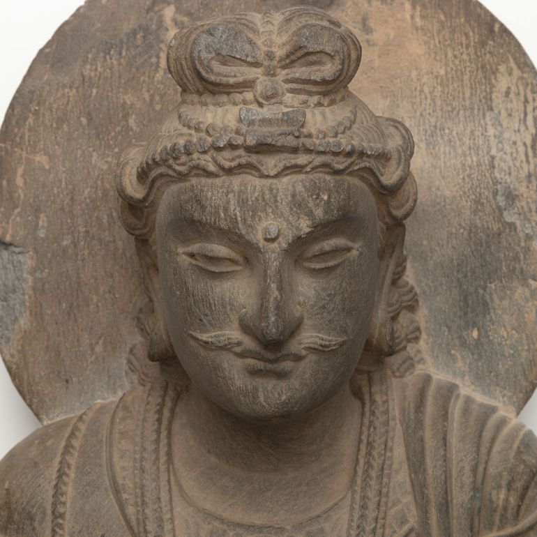 Bodhisattva Maitreya (détail), Gandhara (Pakistan), 2e - 3e siècle