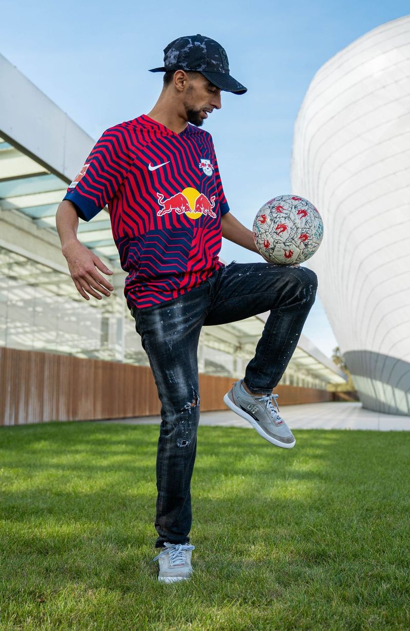 Soufiane Bencok, figure emblématique du football de rue et du football ...